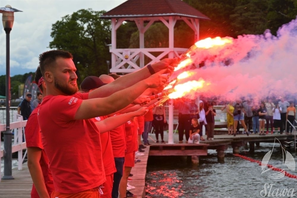 79. rocznica Powstania Warszawskiego uczczona na plaży w Sławie VIDEO