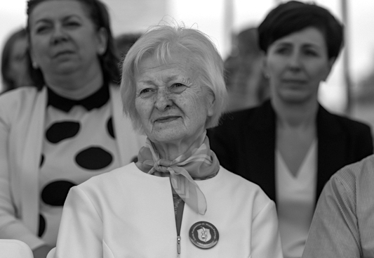 Zmarła Lucyna Golembka była dyrektor Szkoły Podstawowej w Jędrzychowicach