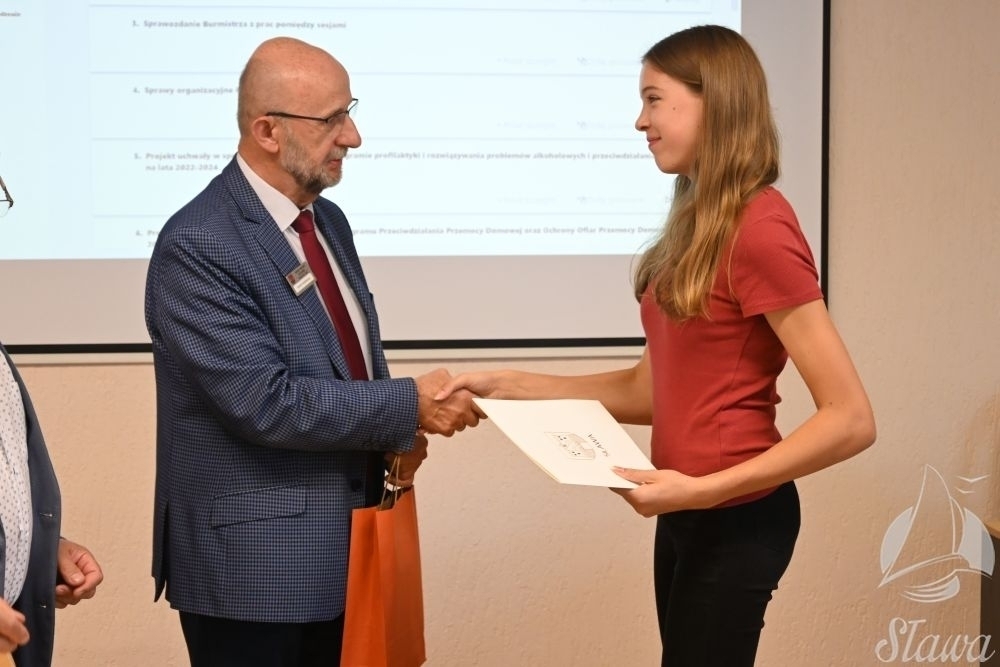 Siedmiu uczniów wyróżnionych przez Radę Miejską w Sławie