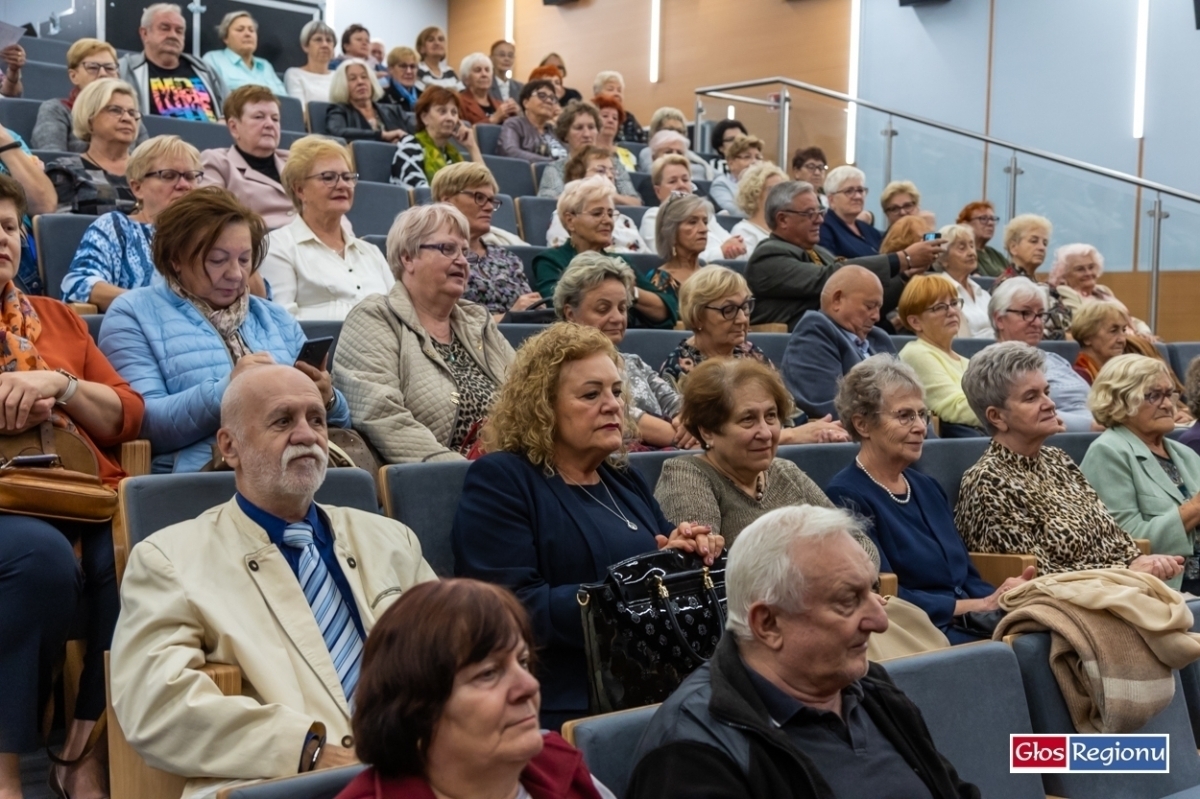 Inauguracja roku akademickiego 20232024 Uniwersytetu Trzeciego Wieku we Wschowie VIDEO