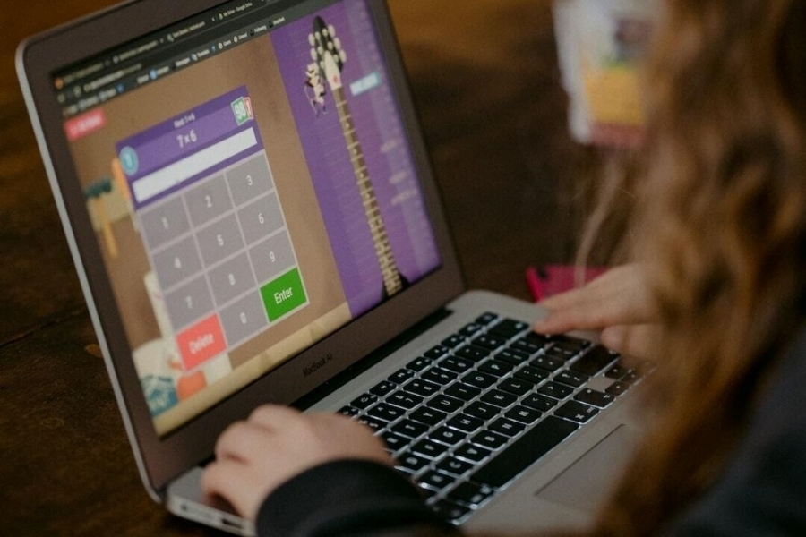 Laptop dla ucznia w Szlichtyngowej 54 nowe komputery dla uczniów