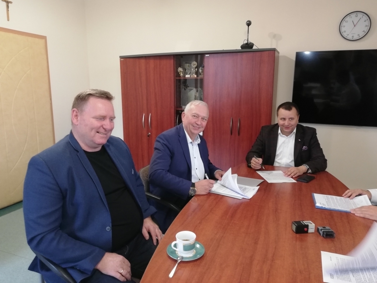 Umowa na remont drogi Krzepielów - Małe Drzewce podpisana