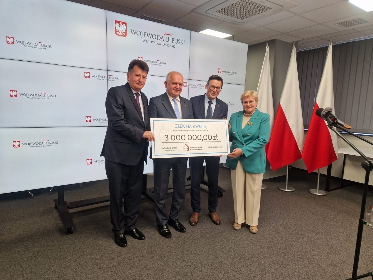 Wschowa Sława i Szlichtyngowa wybudują tanie mieszkania na wynajem. Samorządowcy odebrali czeki