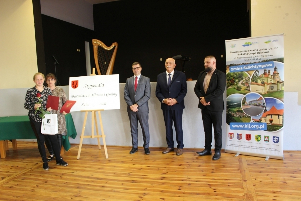 Szlichtyngowa. Uroczystość wręczenia stypendiów Burmistrz FOTO