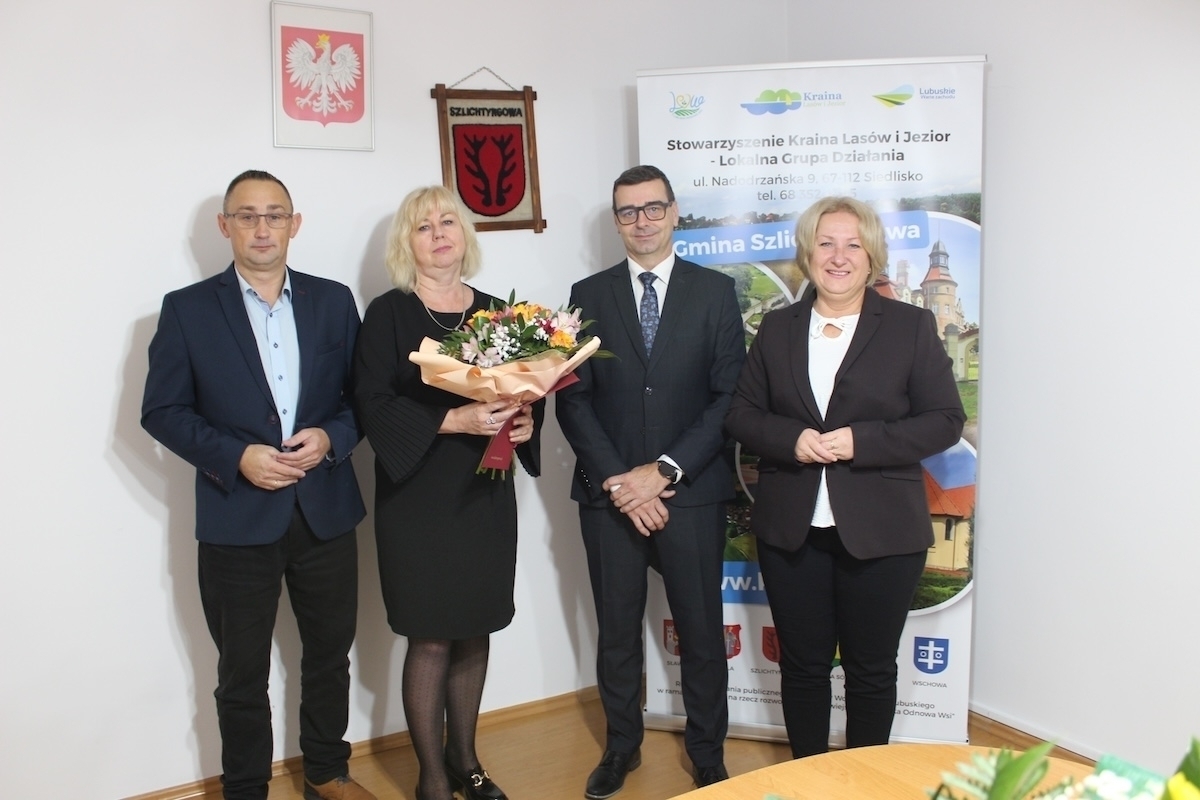 Burmistrz Jolanta Wielgus spotkała sięz dyrektorami szkół z okazji Dnia Edukacji Narodowej