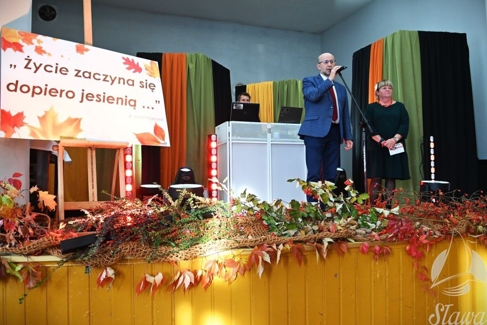 Były tańce przemówienia i poczęstunek. Gminny Dzień Seniora w Lipinkach FOTO