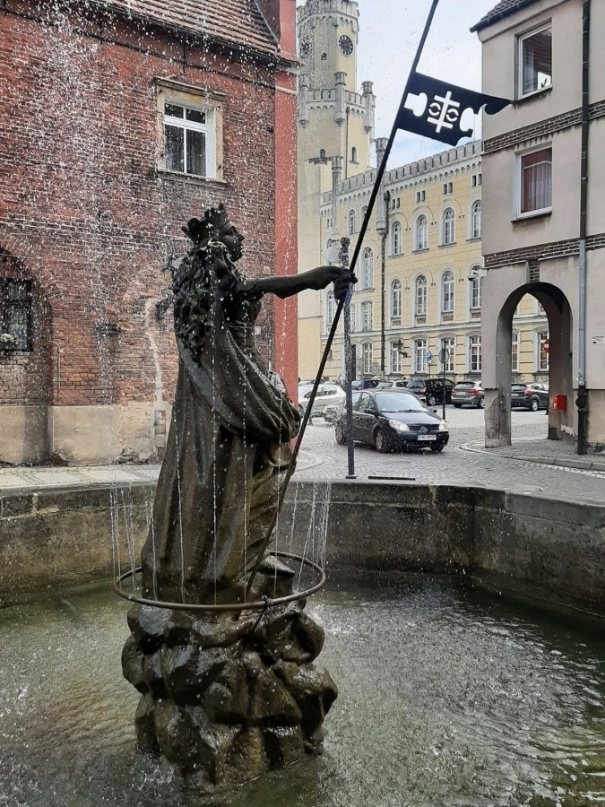 Ruszająprace przy fontannie miejskiej na skrzyżowaniu Rzeźnickiej i Łaziennej