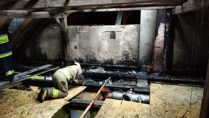 Pożar sali wiejskiej w Wygnańczycach (FOTO)