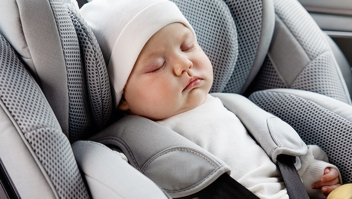 Fotelik dla niemowlaka - wszystko co trzeba wiedzieć!