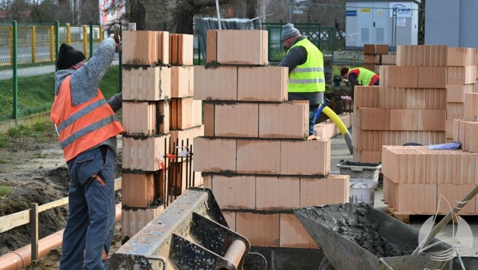 Niech się mury pną do góry!