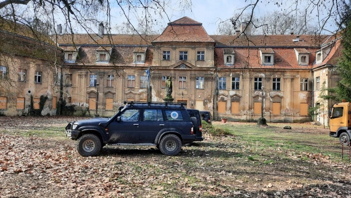 Odkryto historyczne skarby! Prace archeologiczne przy sławskim pałacu (FOTO)