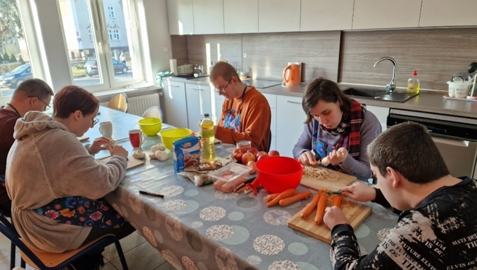 Zajęcia kulinarne w Specjalnym Ośrodku Szkolno-Wychowawczym we Wschowie (FOTO)