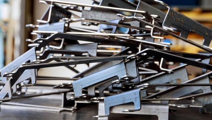 Krawędziarki do blachy - rodzaje i ich zastosowanie