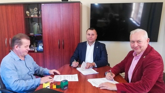 Umowa na modernizację siłowni i małej sali gimnastycznej w I LO Wschowa podpisana