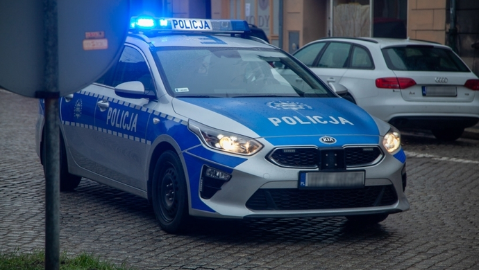 Nietrzeźwy kierowca zatrzymany przez świadków. Miał prawie 2,5 promila