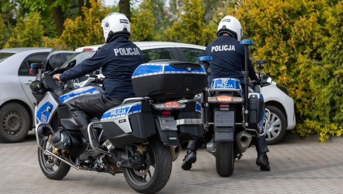 20-latek z gminy Sława zatrzymany z „pożyczonymi” tablicami BMW – grożą mu lata więzienia