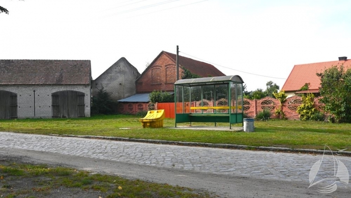 Przystanek szkolny we Wróblowie