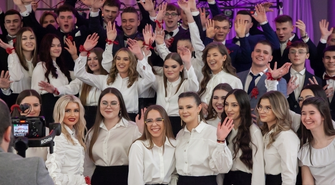 Studniówka 2023 w I LO we Wschowie (FOTO)