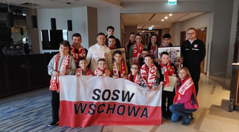 Uczniowie z SOSW na meczu Polska-Albania.