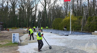 Prace na Placu Pamięci Narodowej w Sławie