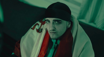 Carlos błyszczy w nowym singlu „Ja Cię Kręcę”