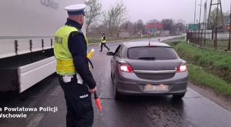 Policjanci chwycili za alkomaty