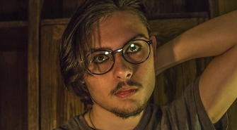 Modne okulary korekcyjne, z którymi nie będziesz chciał się rozstać 