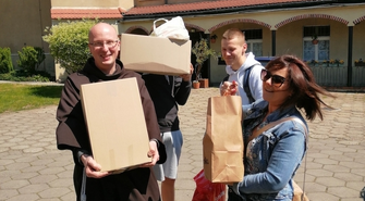 Bezdomny nie jest obcy – Hufiec Pracy z I Zespołem Szkół pomagają potrzebującym