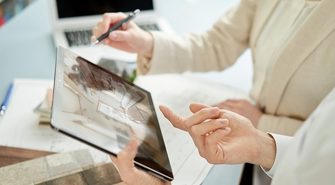 Dlaczego zatrudnienie projektanta wnętrz się opłaca?