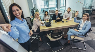 Jakie korzyści przynoszą szkolenia biznesowe dla firm?