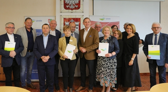 Umowy podpisane! Parafie i samorządy otrzymały wsparcie finansowe (FOTO)