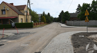Stare Strącze. Przebudowa drogi na finiszu (FOTO)