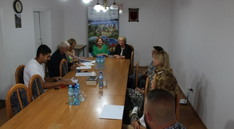 Startuje budowa boiska do piłki nożnej przy Szkole Podstawowej w Jędrzychowicach