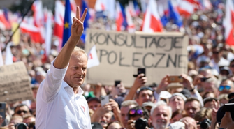 Donald Tusk o Marszu Miliona Serc: „Jeśli kochasz Polskę, przyjdź”