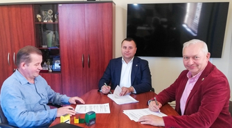 Umowa na modernizację siłowni i małej sali gimnastycznej w I LO Wschowa podpisana