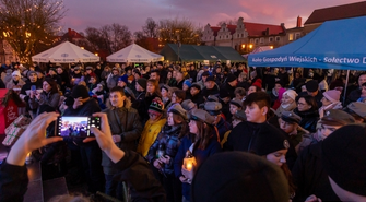 Jarmark, kolędy i choinki za elektrośmieci. Wigilia Miejska we Wschowie (ZDJĘCIA)