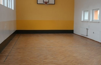 W budynku po byłej szkole trwająjużprace rozbiórkowe FOTO