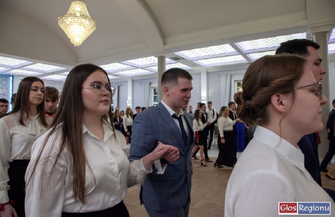 Studniówka 2023 w I LO we Wschowie FOTO