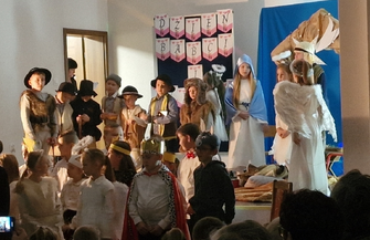 Święto Babci i Dziadka w Łupicach przedstawienie i jasełka dla seniorów FOTO