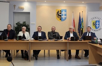 XXXVIII sesja Rady Powiatu Wschowskiego jakie uchwały przyjęli radni