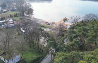 Lgiń Zima nie powstrzymuje budowy nowych pomostów VIDEO