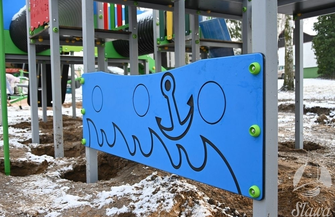 Przy sławskiej plaży powstaje nowy plac zabaw FOTO