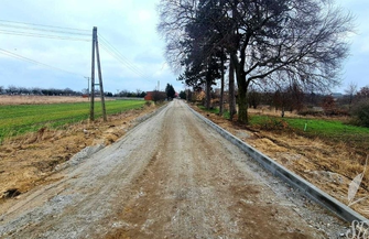 Przebudowa drogi w Starym Strączu postępuje FOTO