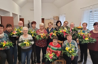 Seniorzy z Gminy Szlichtyngowa tworzą piękne ozdoby wielkanocne FOTO