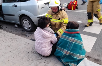 Czołówka forda focusa i peugeota boxera w Radomyślu