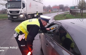 Policjanci chwycili za alkomaty