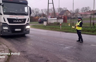 Policjanci chwycili za alkomaty