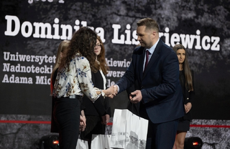 Dominika Liszkiewicz zwycięża w konkursie Polskie Serce Pękło. Katyń 1940