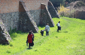 Posprzątali teren przy fosie i Szlaku Bluszczowym FOTO