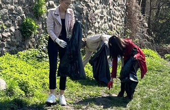Posprzątali teren przy fosie i Szlaku Bluszczowym FOTO